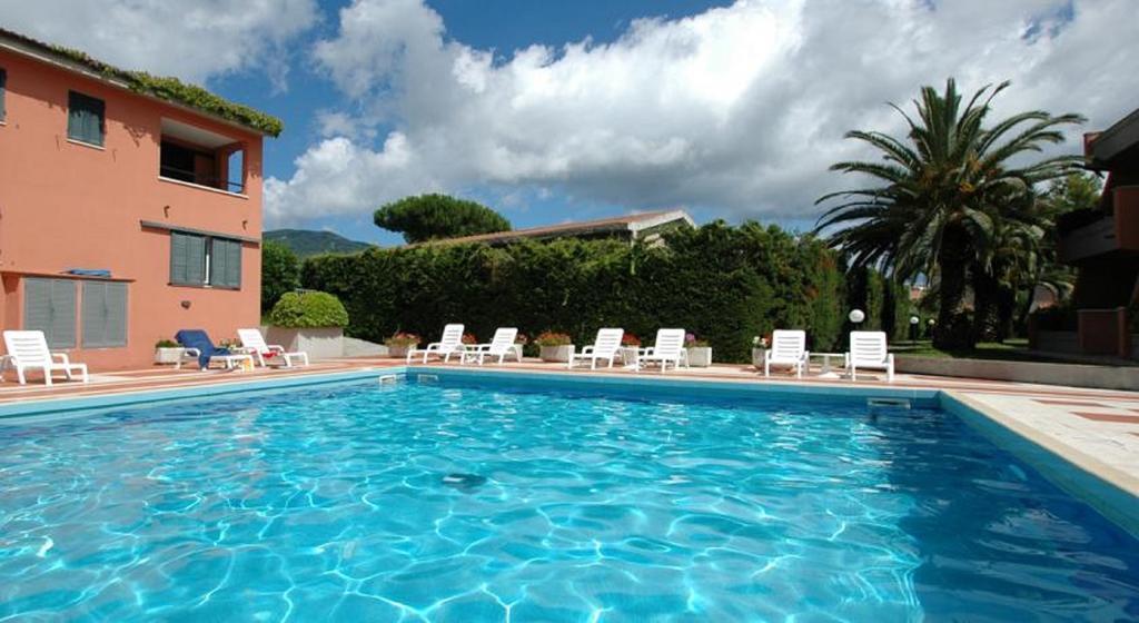 Appartamenti Maricampo By Helloelba Marina di Campo Exterior foto